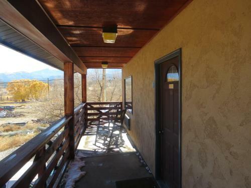 Mountain Motel