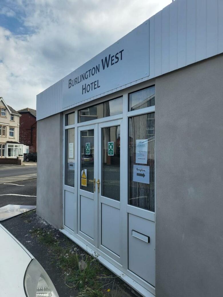 Hostal Burlington West Hotel