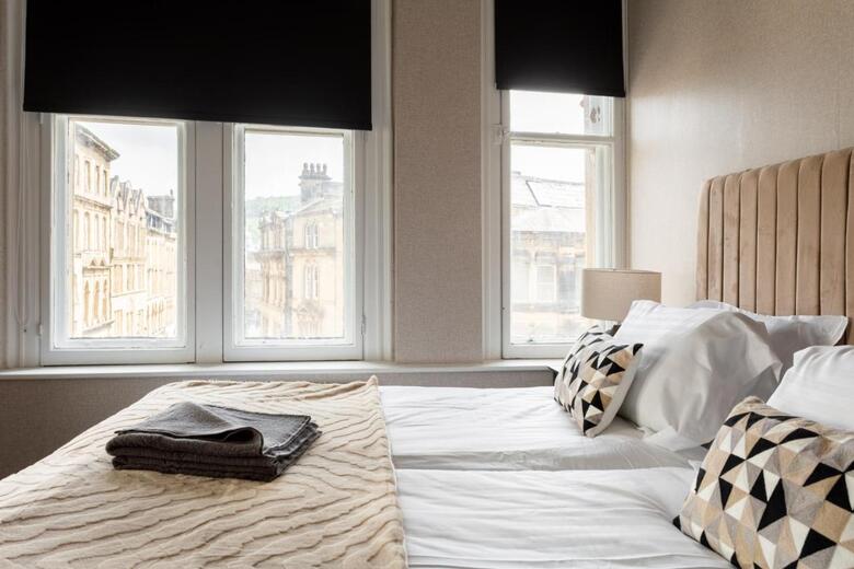 Crown Street Aparthotel