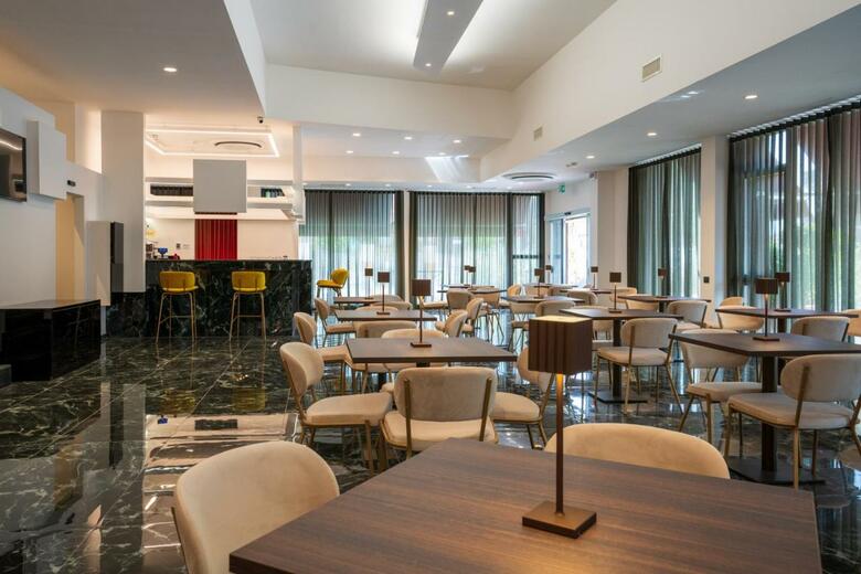 Hotel Bul�