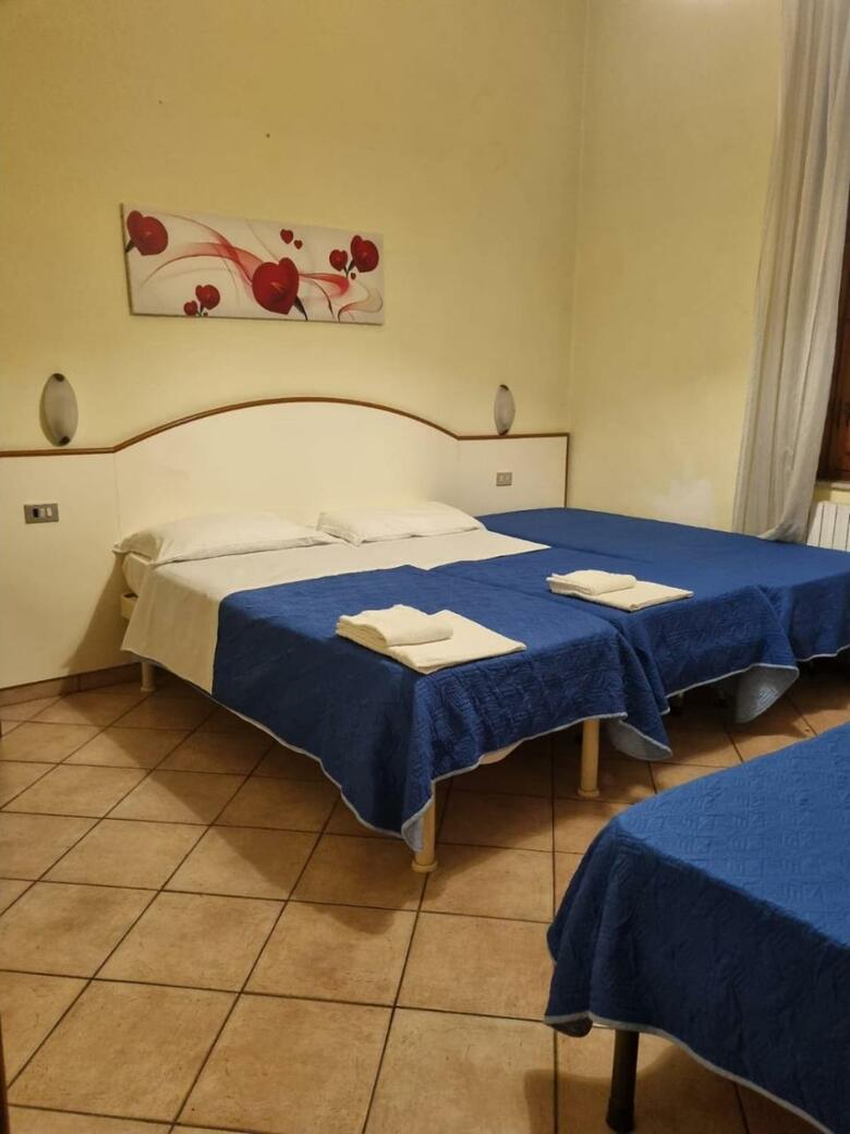Hotel Holiday