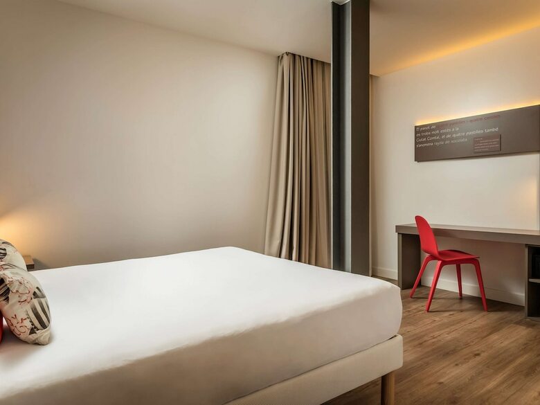 Ibis Styles Barcelona Centre Hotel