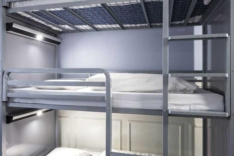 Hostal Astor Hyde Park Hostel - Adults Only