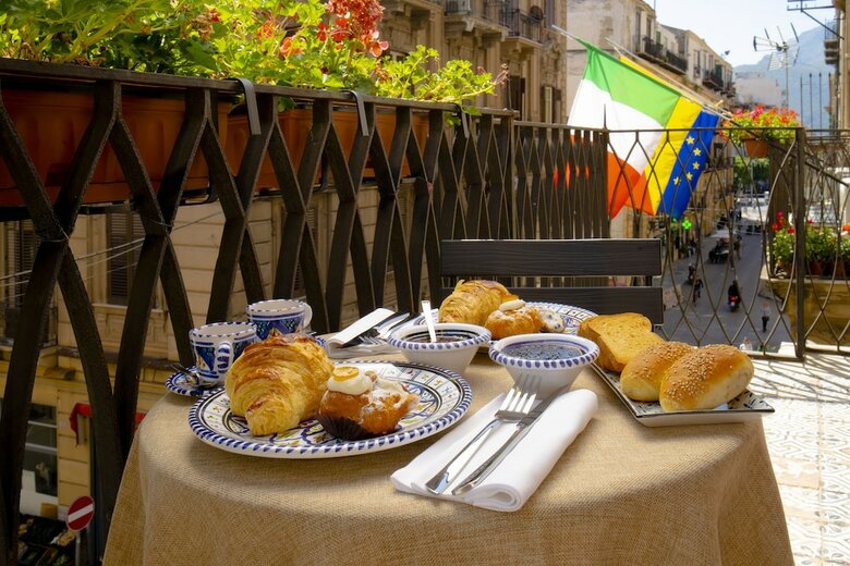 Ballar� Hotel