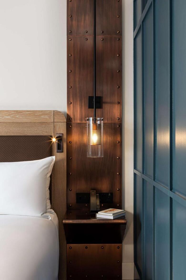 Hotel The Gantry London, Curio Collection By Hilton