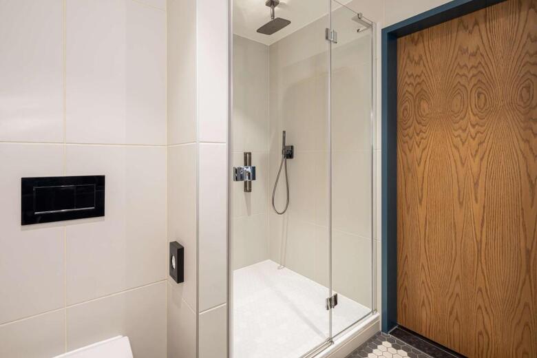 Hotel The Gantry London, Curio Collection By Hilton