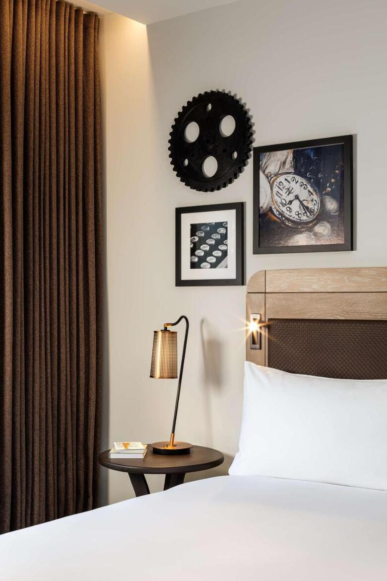 Hotel The Gantry London, Curio Collection By Hilton