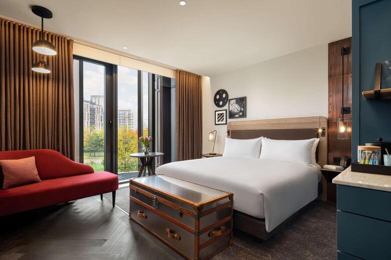 Hotel The Gantry London, Curio Collection By Hilton
