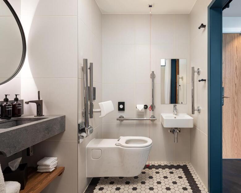 Hotel The Gantry London, Curio Collection By Hilton
