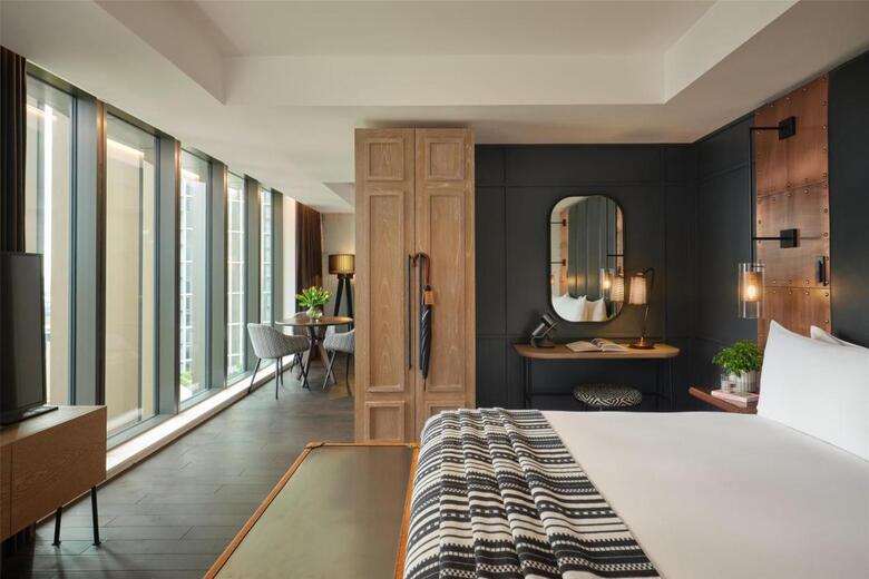 Hotel The Gantry London, Curio Collection By Hilton