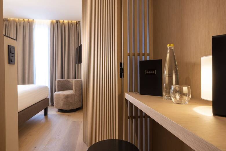 Hotel H�tel Est�