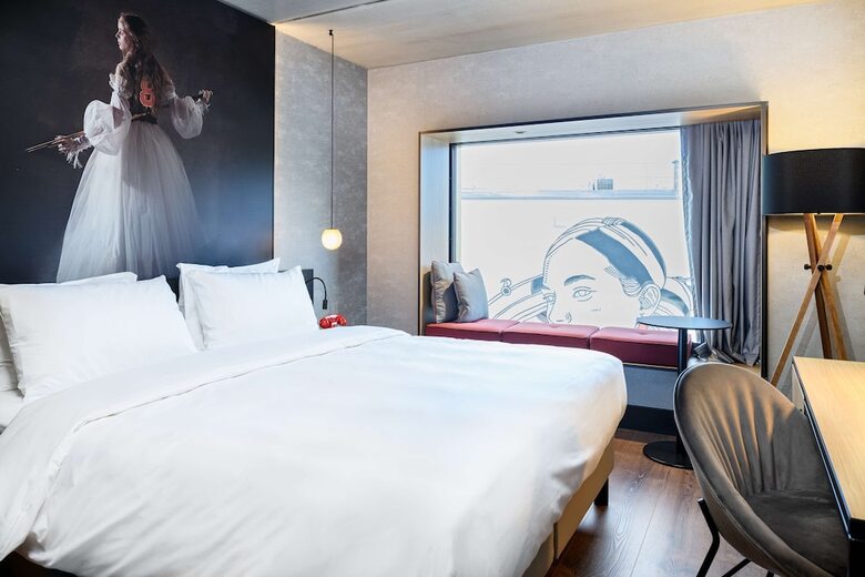 Radisson Red Hotel, Vienna