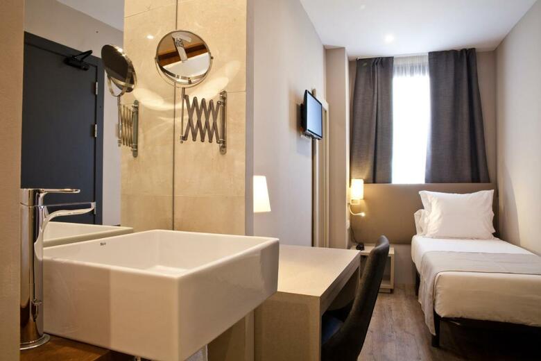May Ramblas Hotel