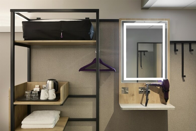 Hotel Premier Inn Gatwick Crawley - Goff's Park