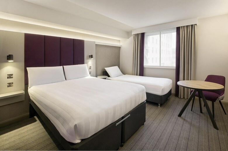 Hotel Premier Inn Gatwick Crawley - Goff's Park