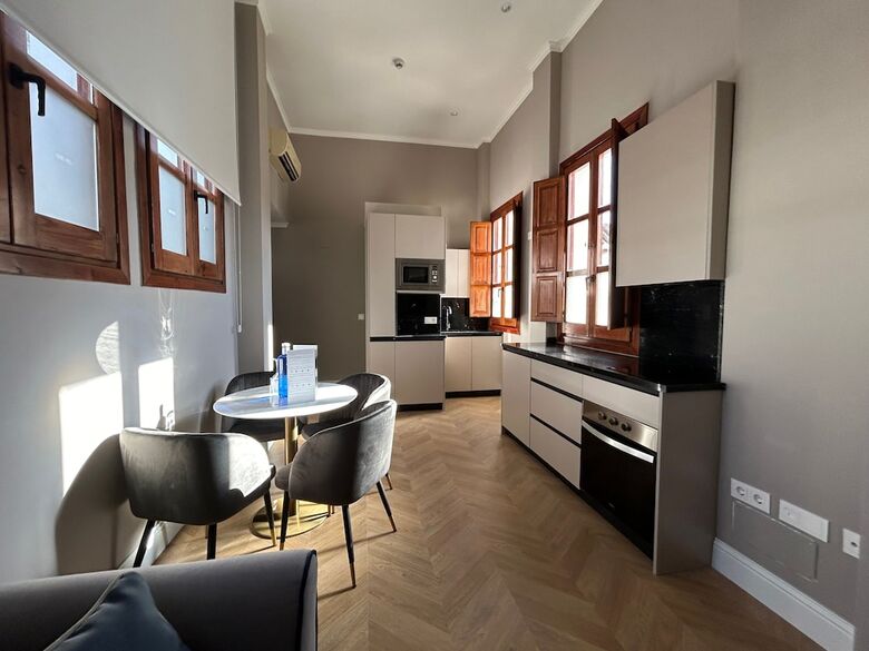 Apartamentos Bibo Suites Palacio De P�rtago