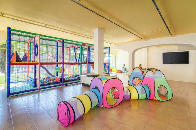 Camping Castell Montgr�