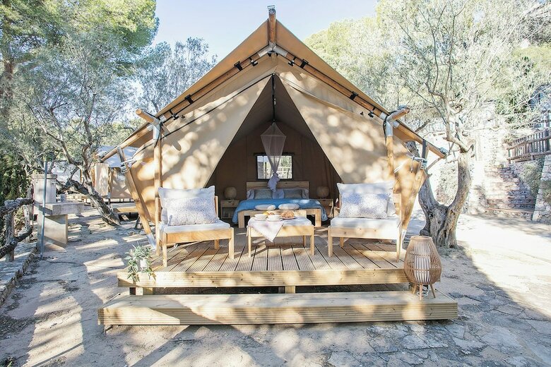 Camping Castell Montgr�