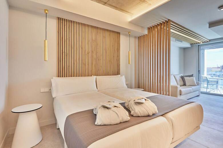 Silken Atlantis Suite ? Holiday Homes
