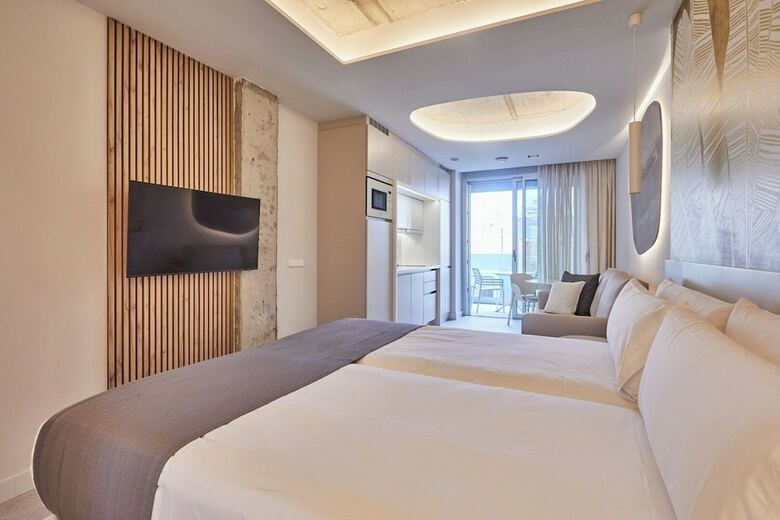 Silken Atlantis Suite ? Holiday Homes