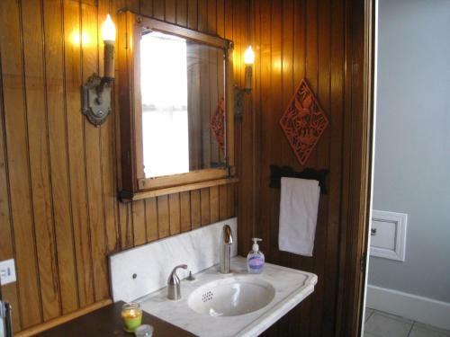 Allegheny Street Bed &amp; Breakfast
