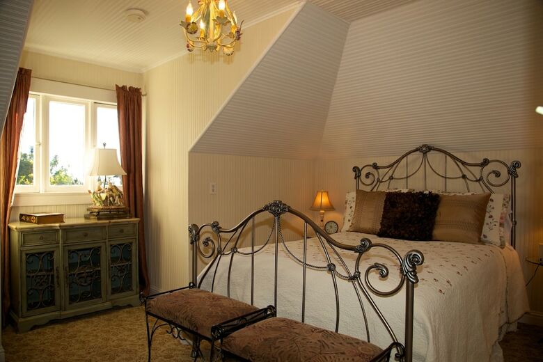 Bed & Breakfast Monarch Cove Inn