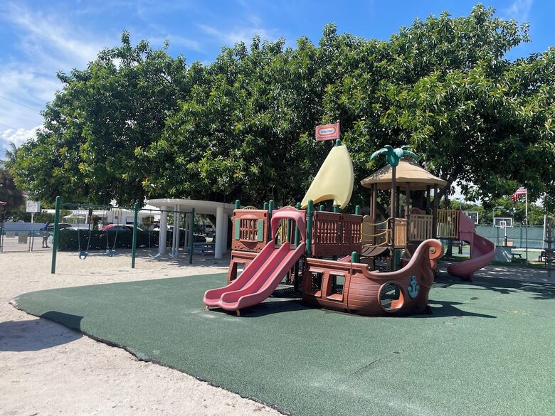 Hotel Shore Haven Resort Inn