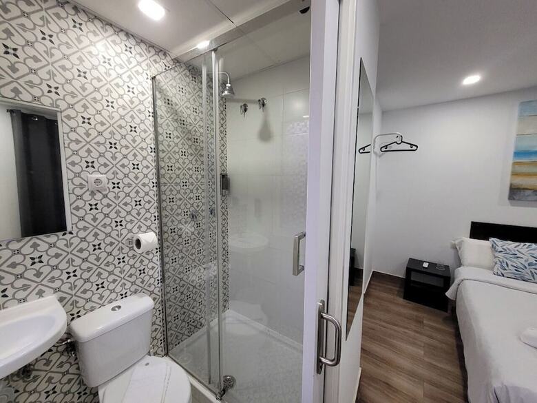 Hotel Ayz Elcano - Auto Check-in Property