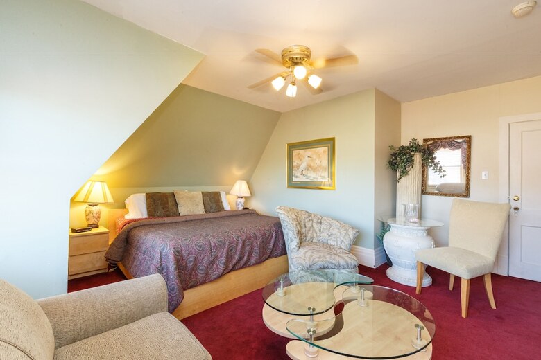 Bed & Breakfast Boggs Mansion