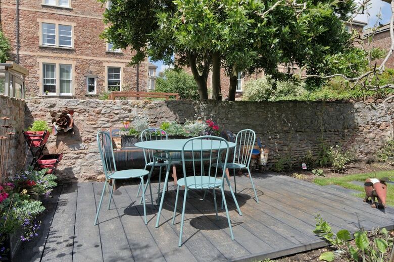 Exceptional Renovated Period Home In Clifton