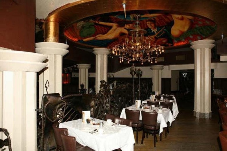 Paramount Hotel