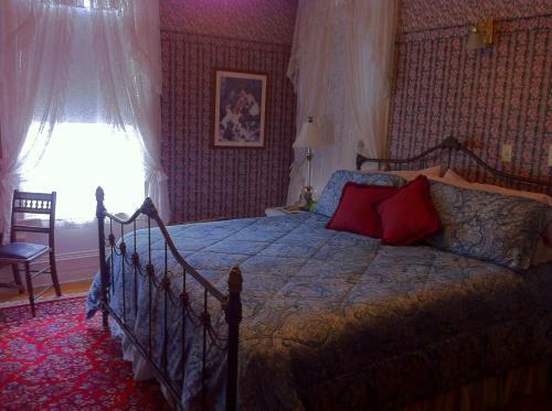 Grand Avenue Bed And Breakfast
