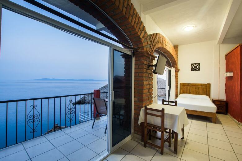 Aparthotel Traditional Sierra Leon Oceanfront Rooms