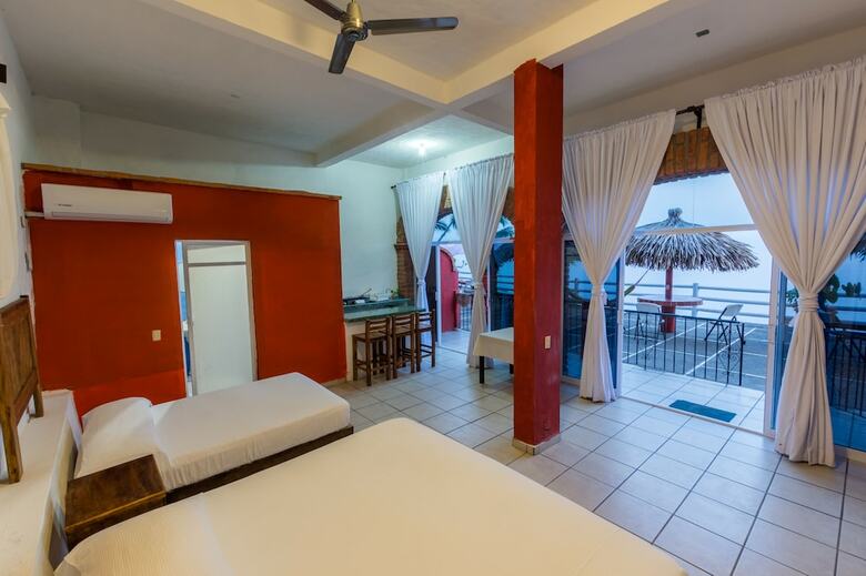 Aparthotel Traditional Sierra Leon Oceanfront Rooms