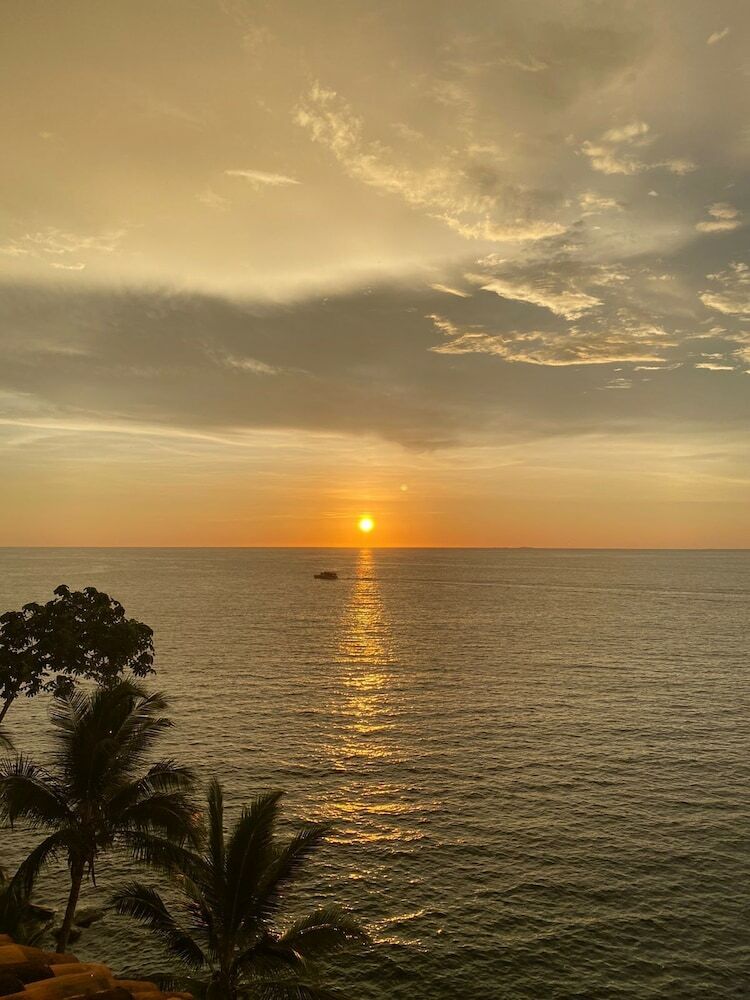 Aparthotel Traditional Sierra Leon Oceanfront Rooms