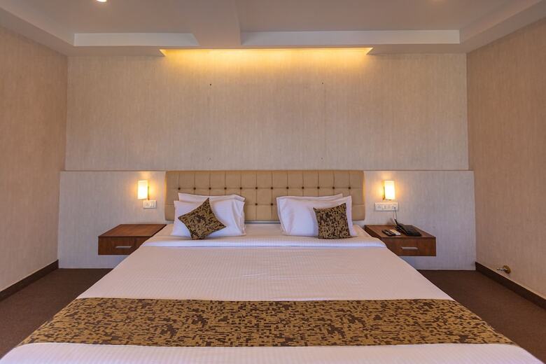Hotel Vera By Bisque Brookefield