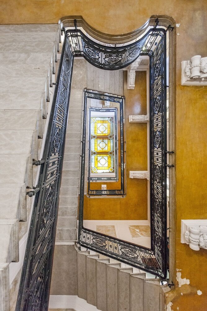 Easyhomes - Duomo Suites & Apartments
