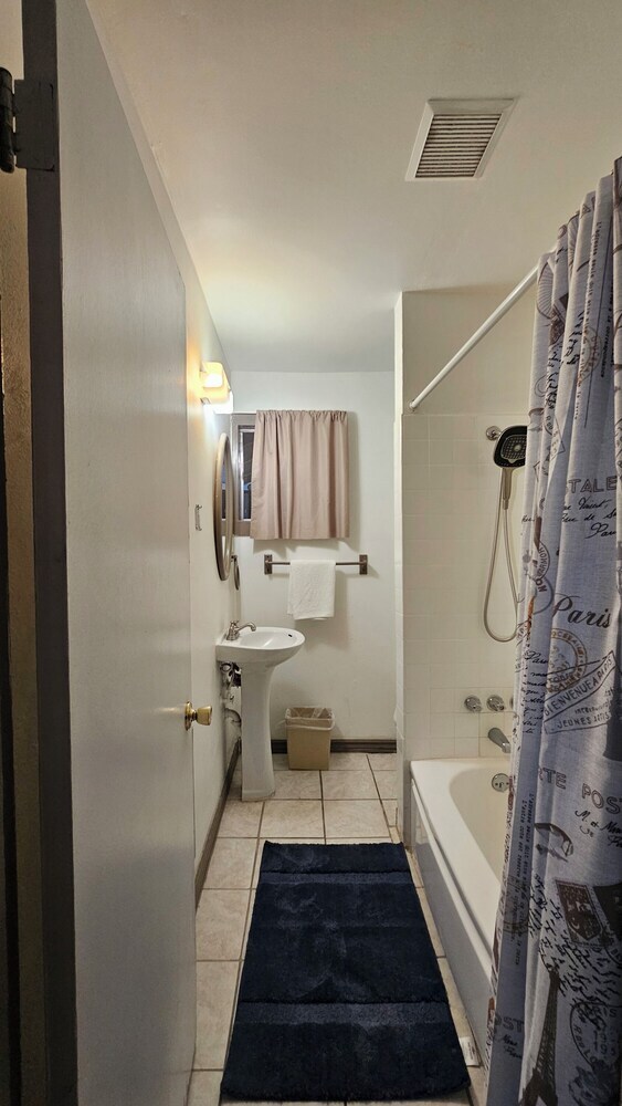 Cedar Lodge Motel