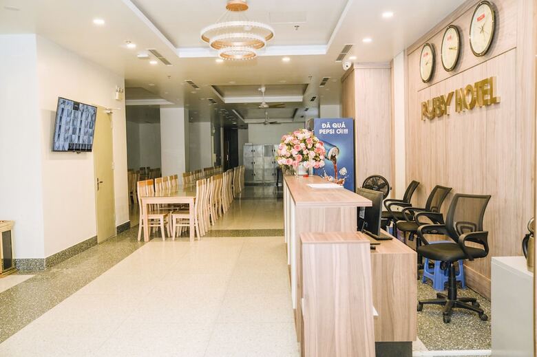 Ruby Hotel Cat Ba