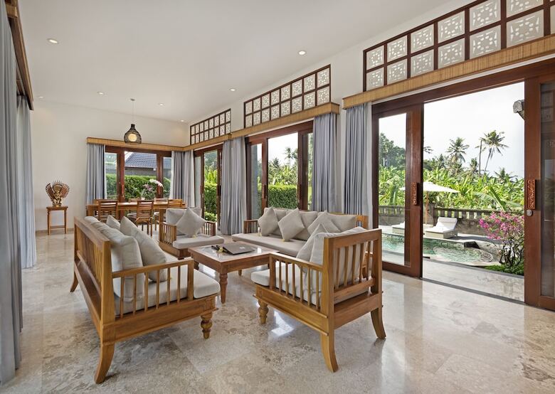 Hotel Swan Paradise A Pramana Experience