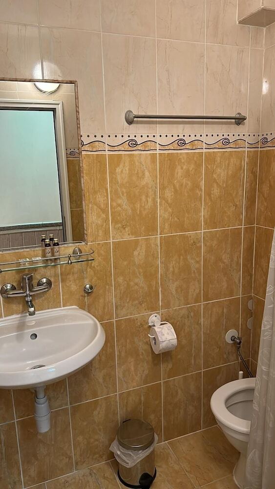 Hayat Hotel Ltd