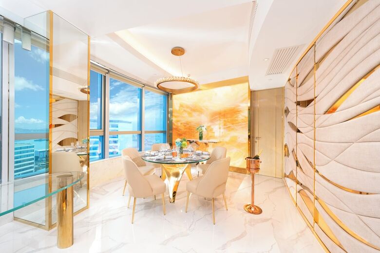 Regala Skycity Hotel By Regal Hotels