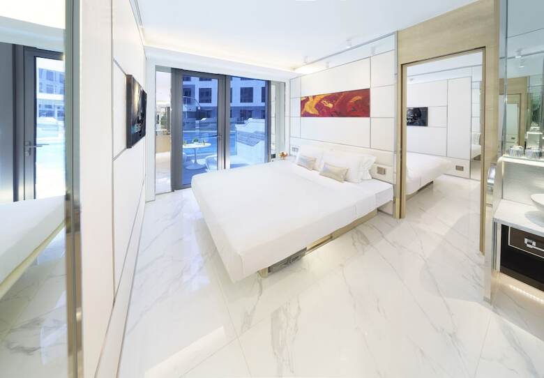 Regala Skycity Hotel By Regal Hotels
