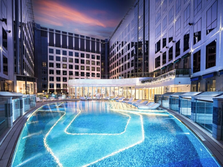 Regala Skycity Hotel By Regal Hotels