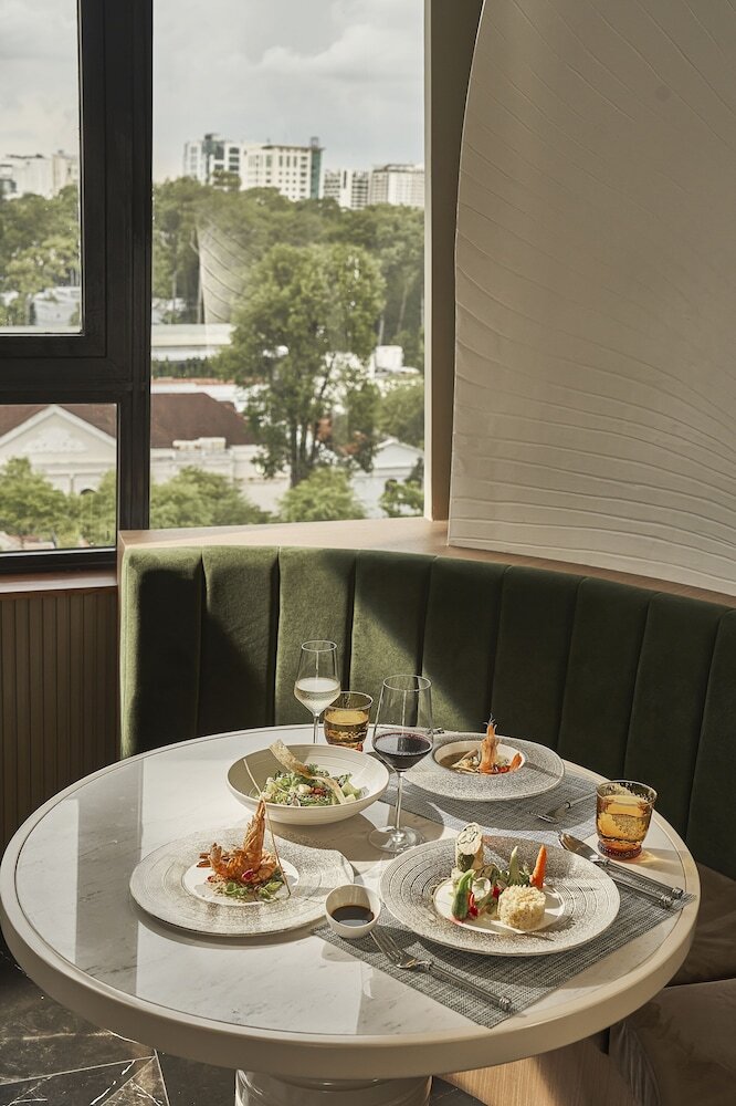 Hotel La Siesta Premium Saigon