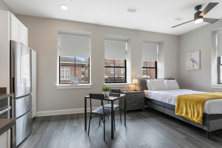 Aparthotel Bywater Suite Hotel