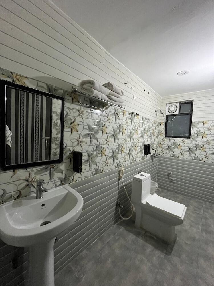 Hotel Tulsi Garden - Near Prem Mandir Vrindavan