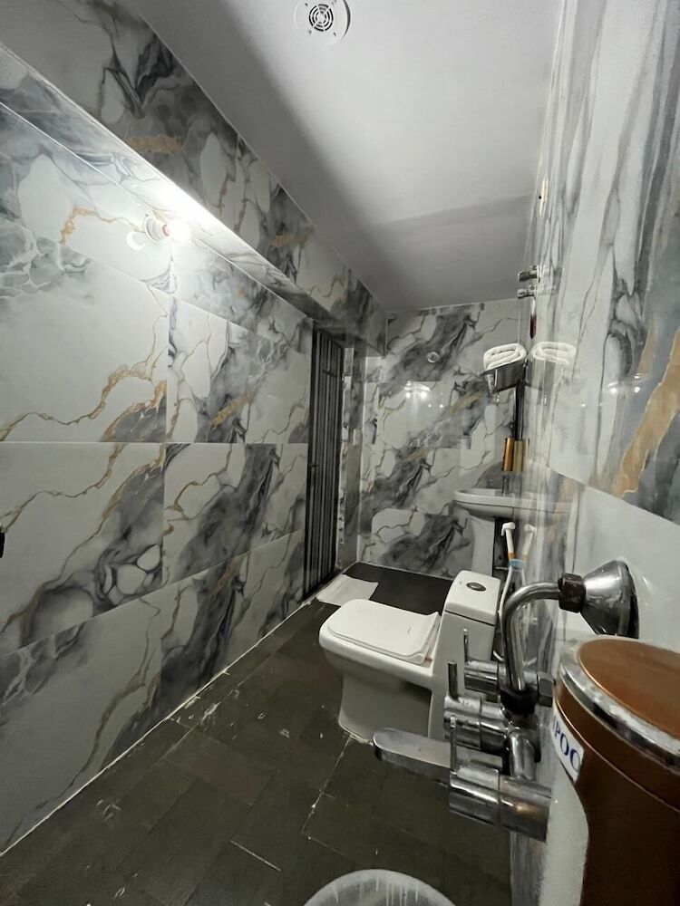 Hotel Tulsi Garden - Near Prem Mandir Vrindavan