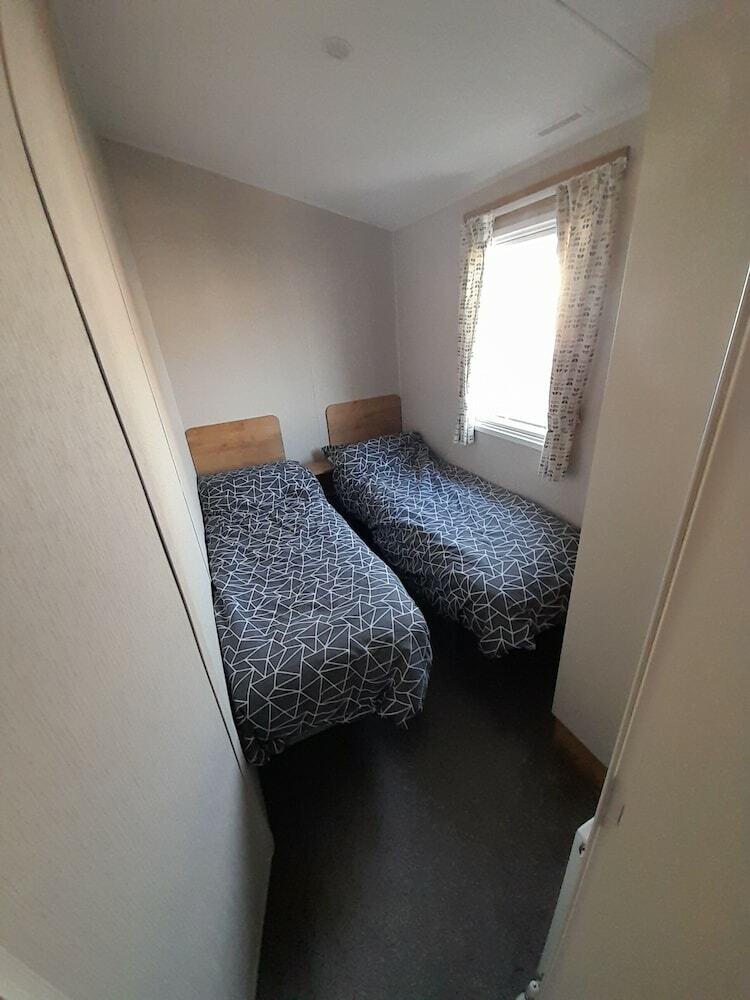 Beautiful 3 Bed Caravan In Walton On The Naze