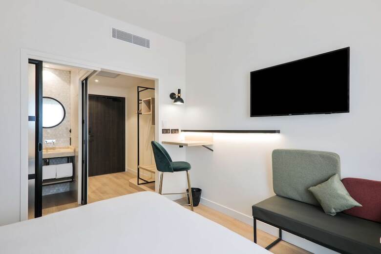 Hotel Campanile Smart Lyon Est - Eurexpo Bron Aviation